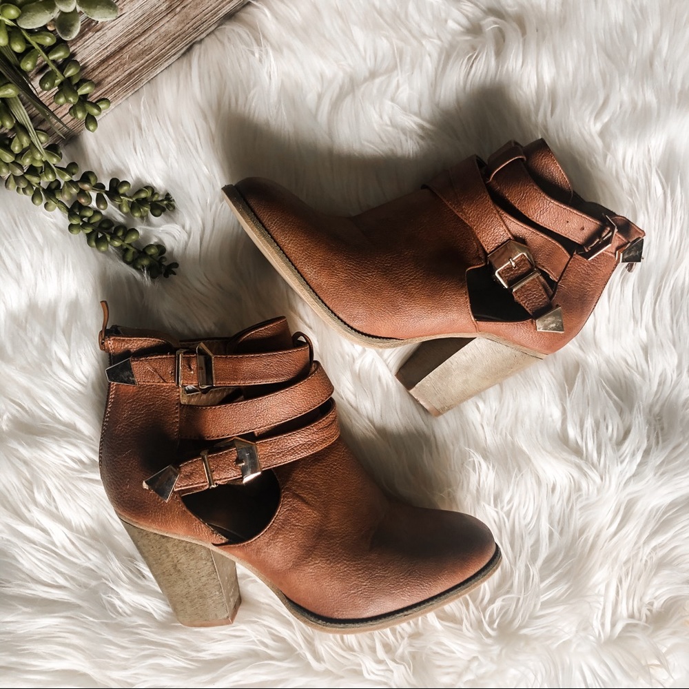 Caramel Fall heeled boots booties camel